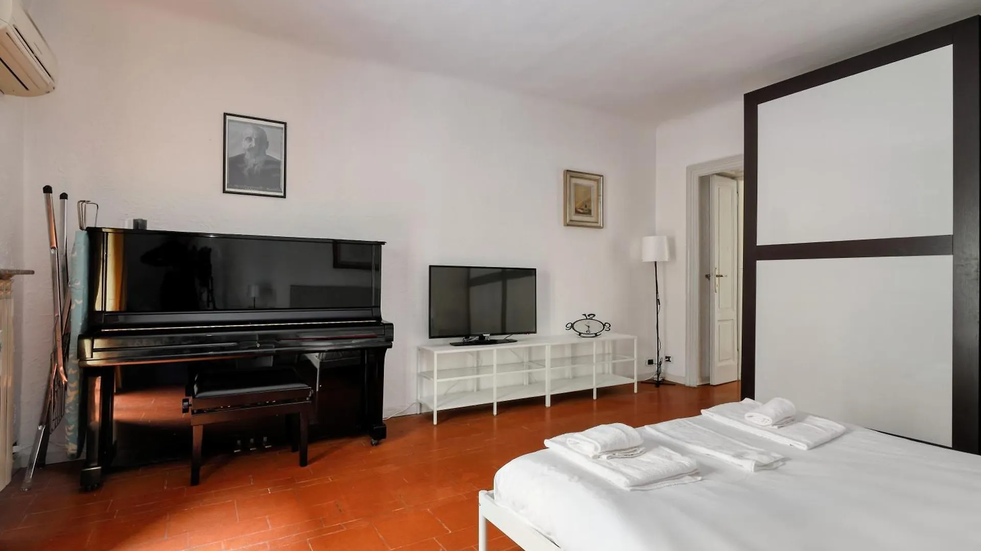 Charm Next To The Navigli- Via Tortona Apartman Milánó